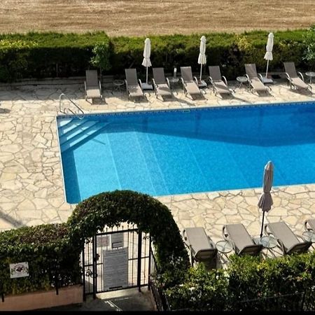 Two Bedroom Apartment With Pool Paphos Buitenkant foto