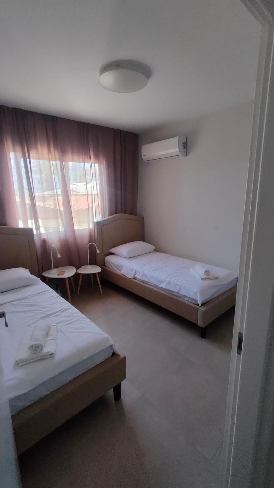 Two Bedroom Apartment With Pool Paphos Buitenkant foto