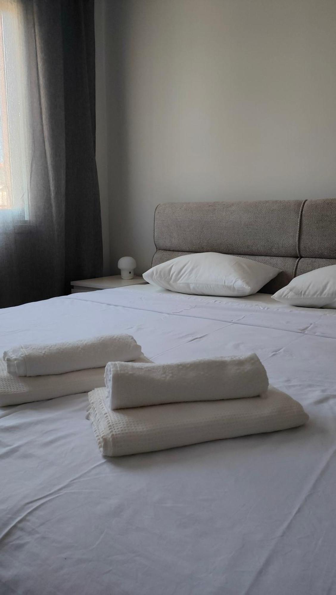 Two Bedroom Apartment With Pool Paphos Buitenkant foto
